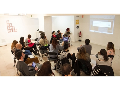 Debate abierto sobre literatura en la Sala Amadís