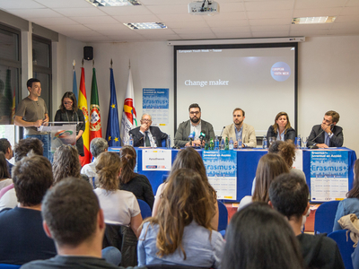 El encuentro cuenta con la participación de Javier Dorado, director general del Injuve y Pedro Reis, subdirector de la Agencia Nacional Portuguesa, además de Ignacio Sola, director de la Agencia Nacional Española del programa Erasmus+ Juventud en Acción.